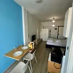 Dreamy Center 5 Thesbnbgr Appartement *