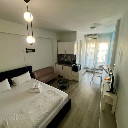 Dreamy Center 5 Thesbnbgr Appartement *